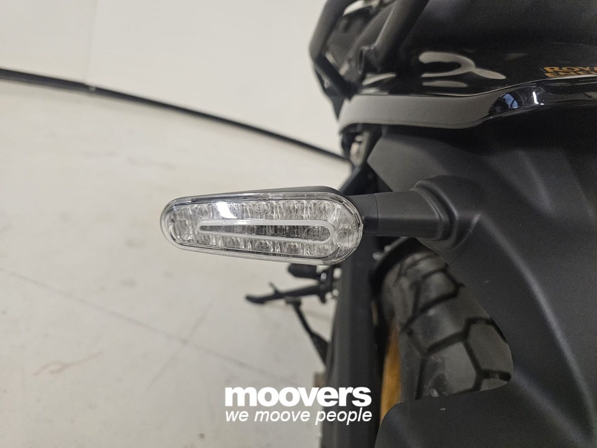 ROYAL ENFIELD HIMALAYAN 452