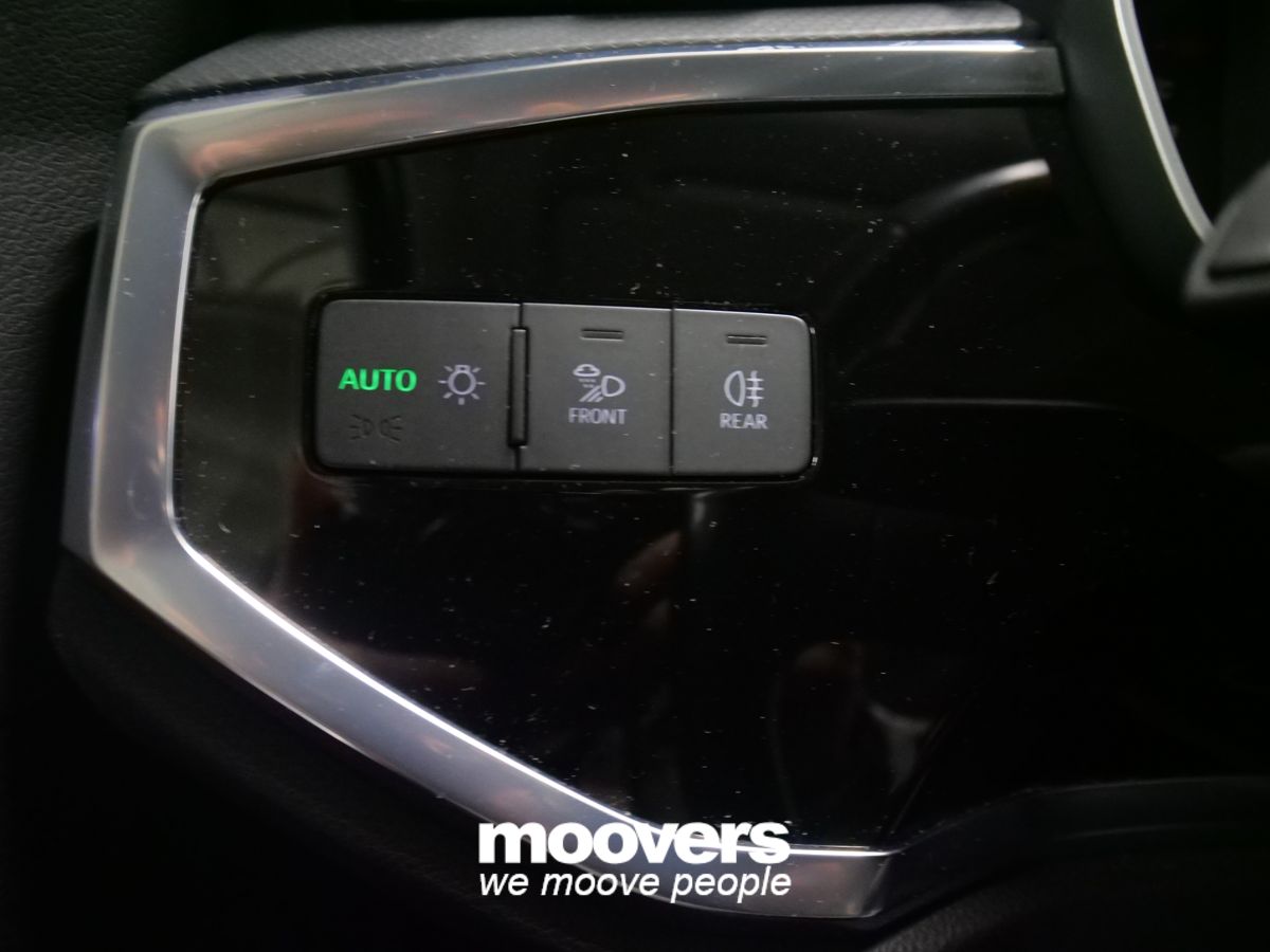 AUDI Q3 35 TFSI S tronic Business Advanced 