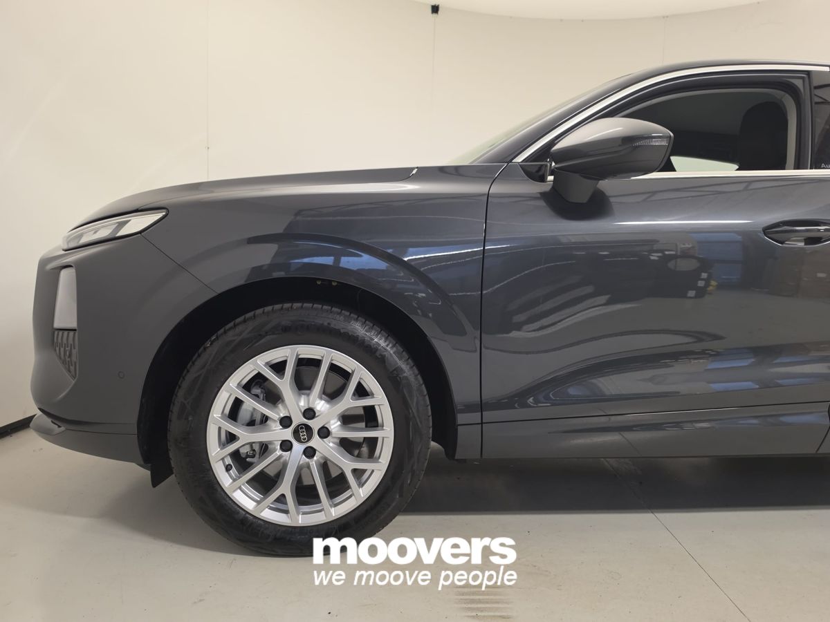 AUDI Q3 SPB TDI 110 kW S tronic Business Advanced