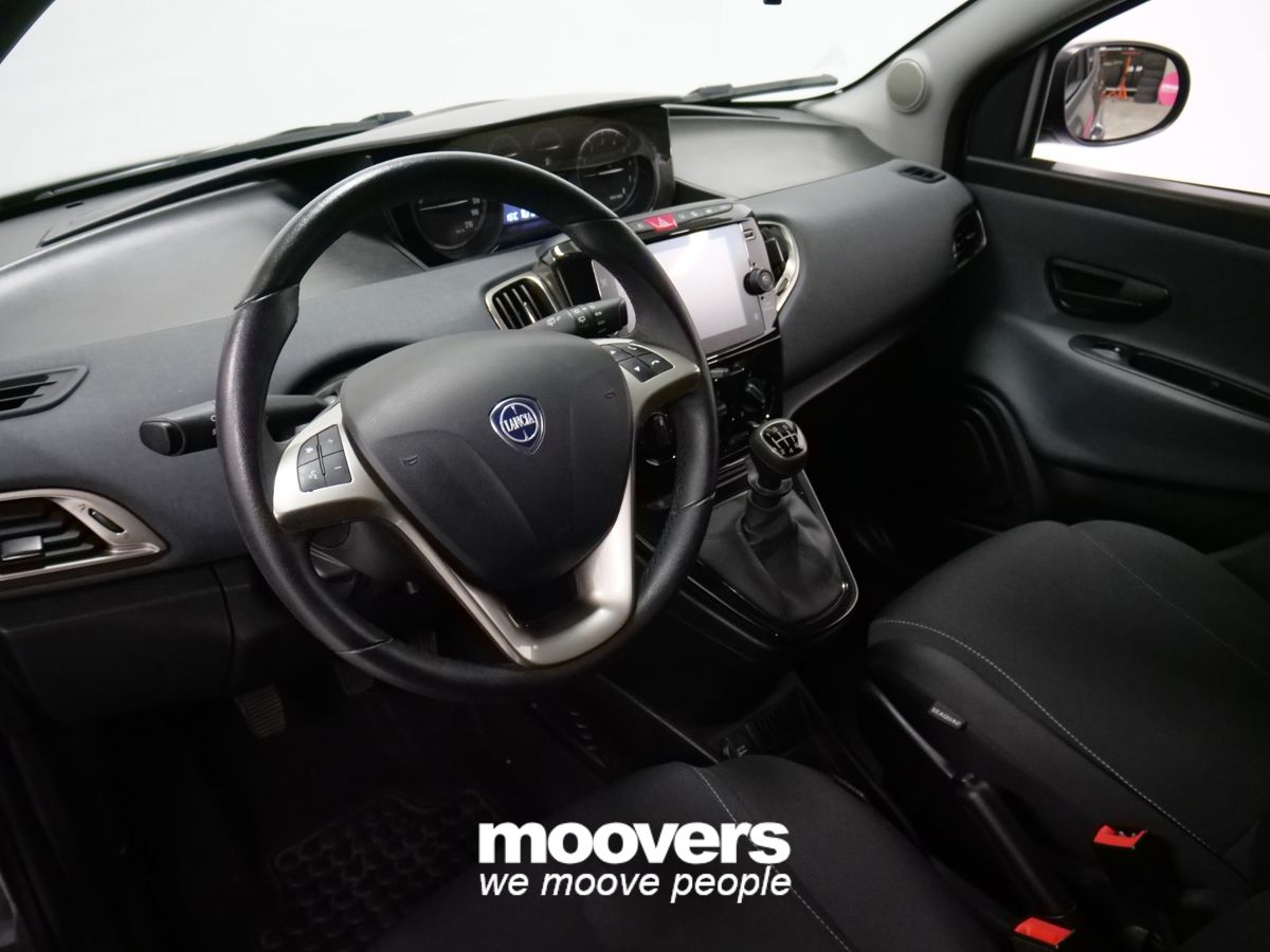 Lancia Ypsilon 1.0 FireFly 5 porte S&S Hybrid Platino 