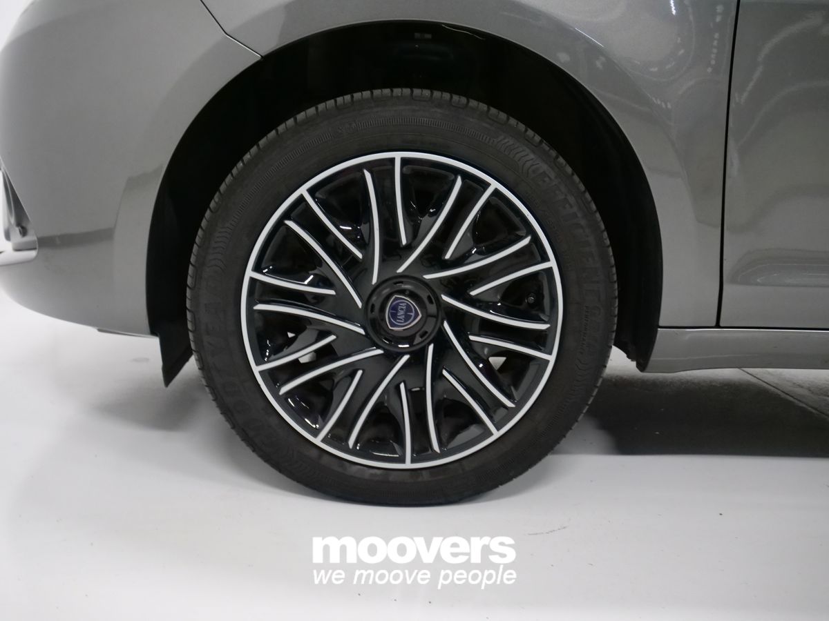 Lancia Ypsilon 1.0 FireFly 5 porte S&S Hybrid Platino 