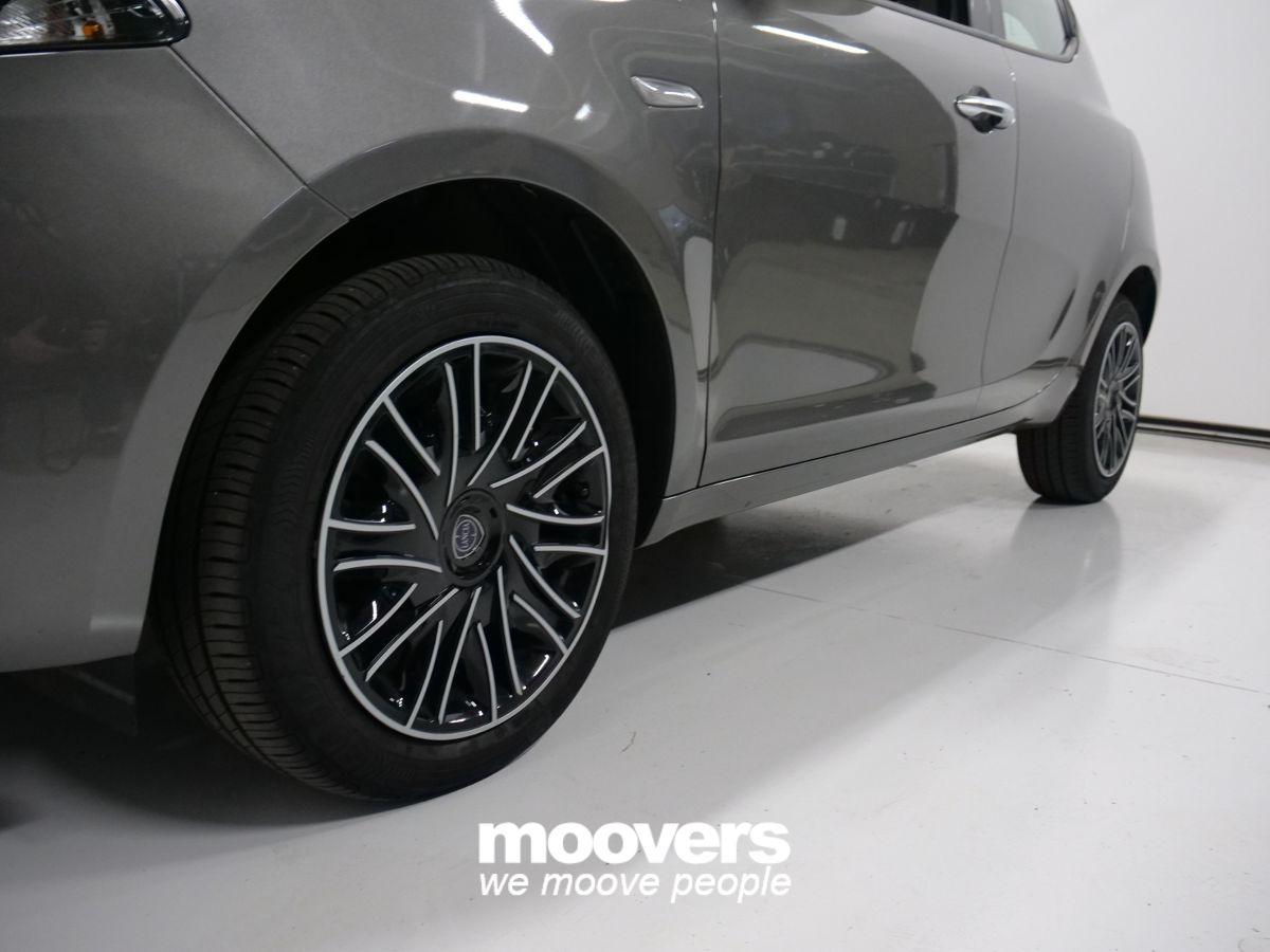 Lancia Ypsilon 1.0 FireFly 5 porte S&S Hybrid Platino 