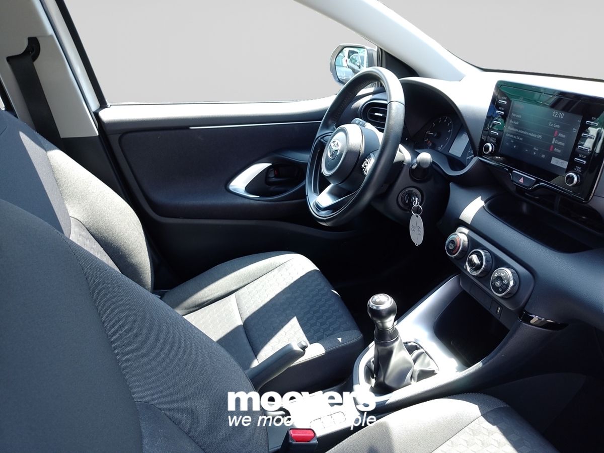 TOYOTA Yaris 1.0 5 porte Active