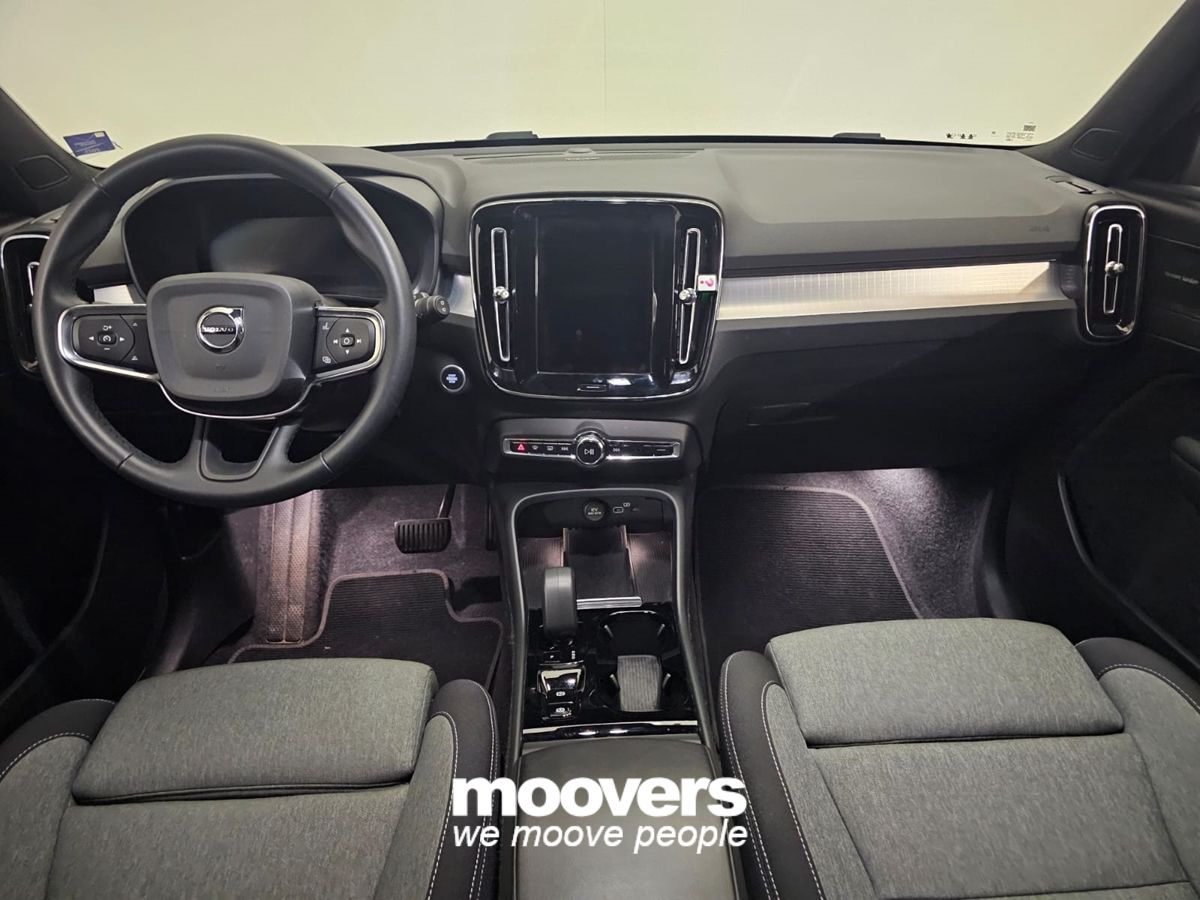 Volvo XC40 B3 automatico Plus Dark