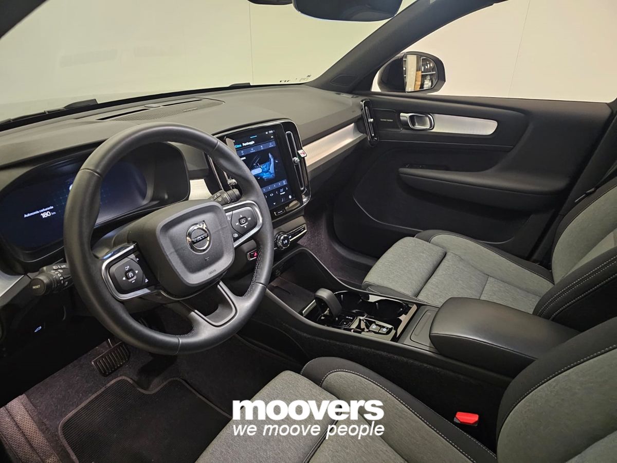 Volvo XC40 B3 automatico Plus Dark