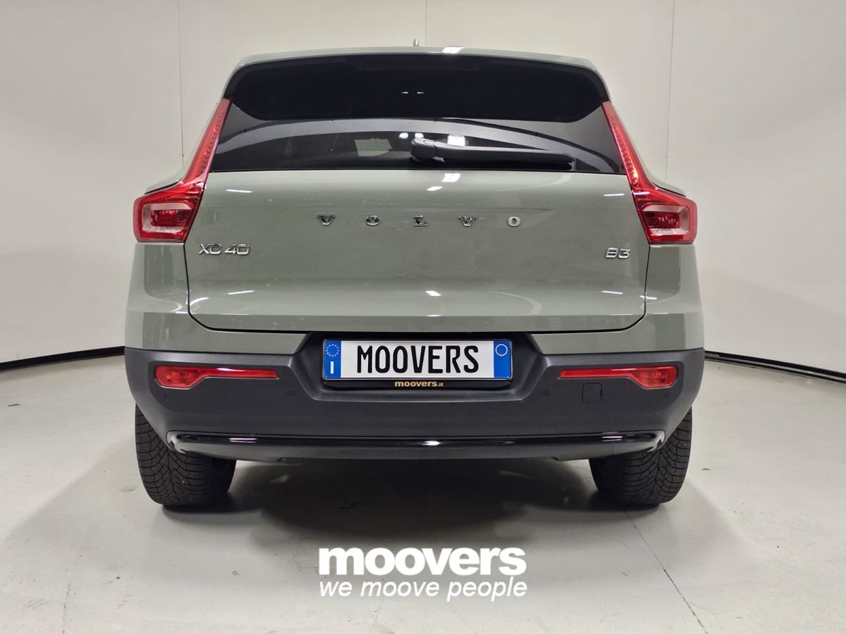 Volvo XC40 B3 automatico Plus Dark