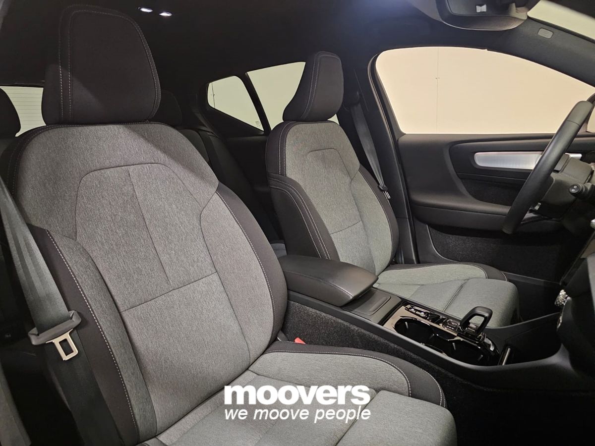 Volvo XC40 B3 automatico Plus Dark