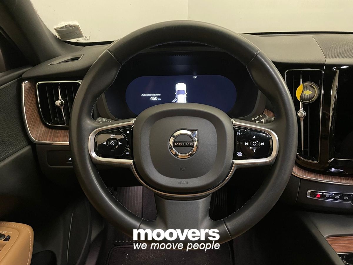 VOLVO XC60 B5 (d) AWD automatico Plus Dark