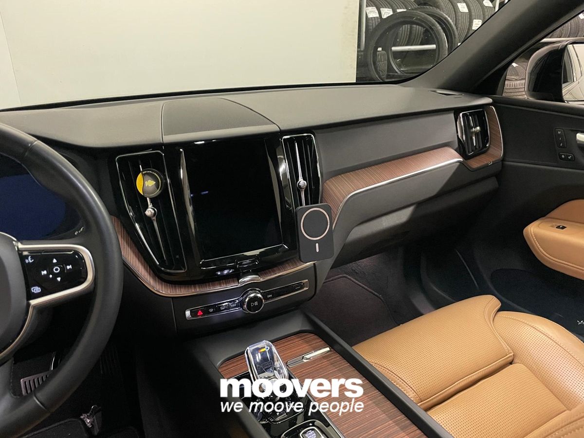 VOLVO XC60 B5 (d) AWD automatico Plus Dark