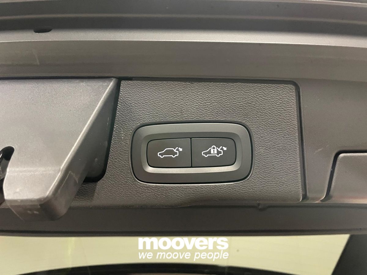 VOLVO XC60 B5 (d) AWD automatico Plus Dark
