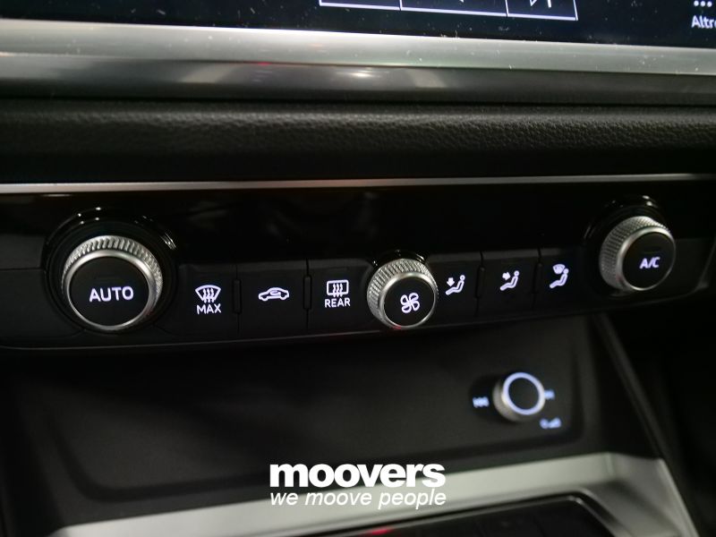 AUDI Q3 35 TFSI S tronic Business Advanced 