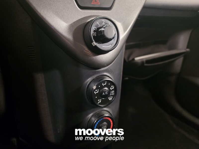 Toyota iQ 1.0 CVT 