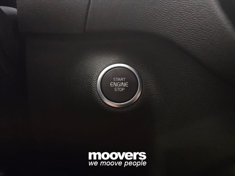 Volvo XC40 B3 automatico Plus Dark