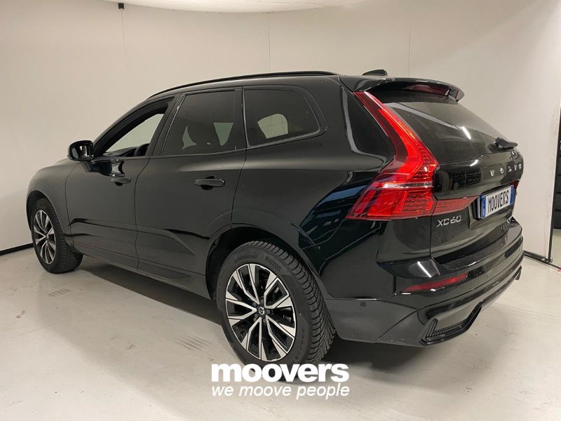 VOLVO XC60 B5 (d) AWD automatico Plus Dark