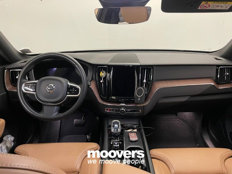 VOLVO XC60 B5 (d) AWD automatico Plus Dark