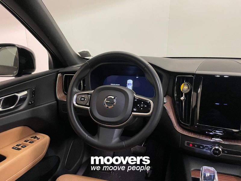 VOLVO XC60 B5 (d) AWD automatico Plus Dark